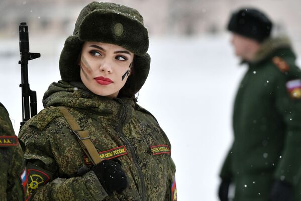 俄戰略火箭軍女兵選美和專業技能比賽佳麗 - 俄羅斯衛星通訊社
