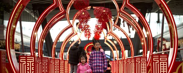 “一家三孩”政策能解决出生率下降问题吗？ - 俄罗斯卫星通讯社