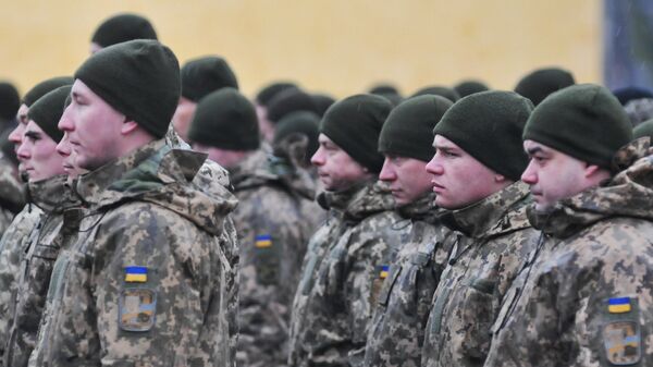 Военнослужащие Украины во время церемонии открытия очередного этапа подготовки подразделений ВСУ - 俄罗斯卫星通讯社