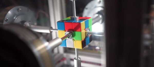 美国机器人不到半秒就组变好了一个魔方（视频） - 俄罗斯卫星通讯社