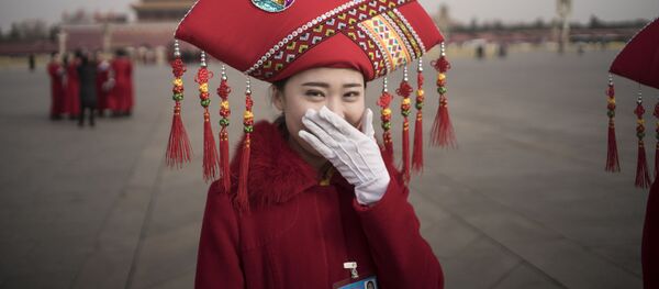 第十三屆全國人民代表大會開幕式上的姑娘們。 - 俄羅斯衛星通訊社