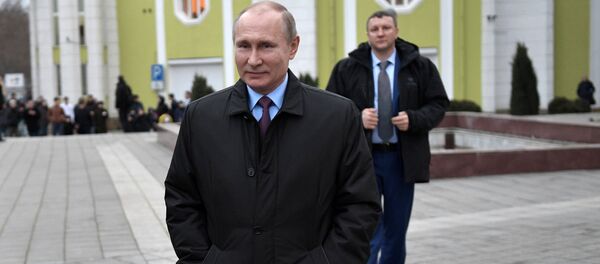 普京谈他90年代曾不得不在别墅带着枪睡觉 - 俄罗斯卫星通讯社