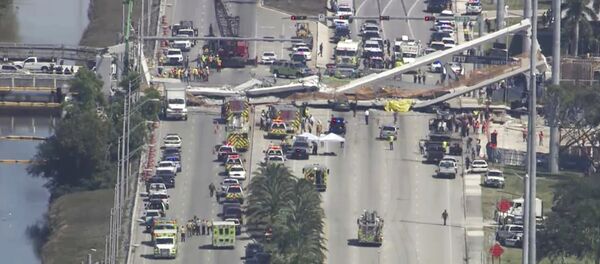 迈阿密一座步行桥垮塌 造成大量人员伤亡 - 俄罗斯卫星通讯社