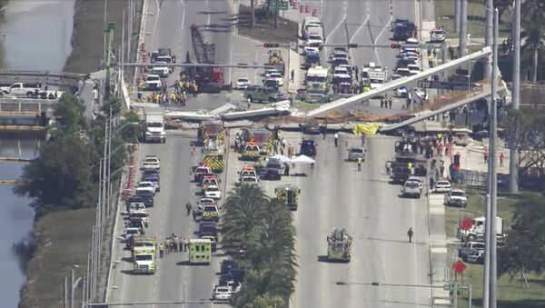 邁阿密一座步行橋垮塌 造成大量人員傷亡 - 俄羅斯衛星通訊社