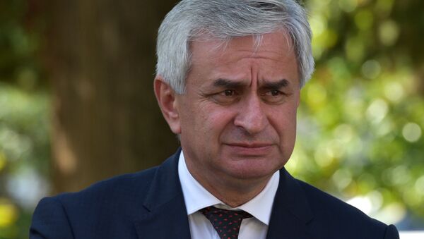 Глава Абхазии проголосовал на выборах президента России - 俄羅斯衛星通訊社