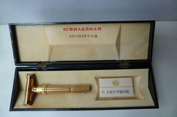 尤里·杜季在推特上发布了一款苏联时期的剃须刀的照片  - 俄罗斯卫星通讯社