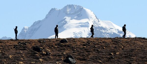 中国军队列装配发15种新型边防巡逻被装 - 俄罗斯卫星通讯社