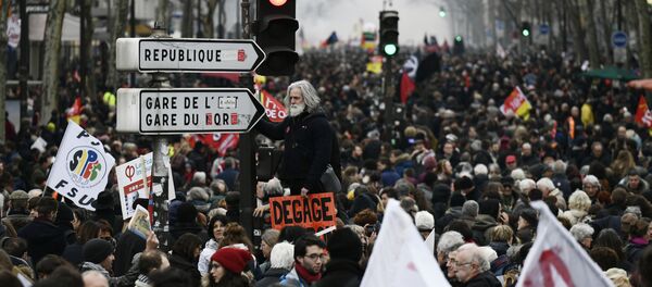 RT电视台主编西蒙尼杨介绍在法国受伤的几名记者状况 - 俄罗斯卫星通讯社