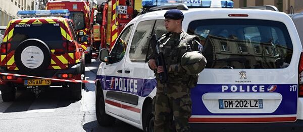 不明男子在法國卡爾卡松向特警開槍，導致1名特警受傷 - 俄羅斯衛星通訊社
