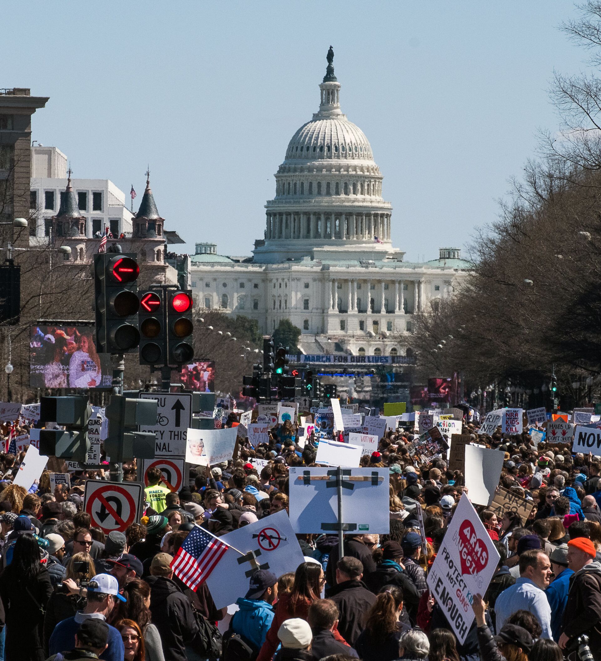 美国会将认证大选结果 特朗普支持者聚集华盛顿将举行大规模抗议