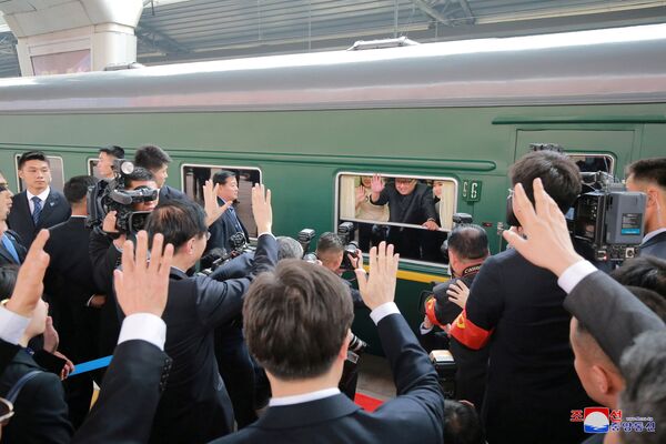 金正恩專列抵達北京火車站。 - 俄羅斯衛星通訊社