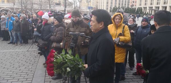 中国驻俄大使李辉吊唁克麦罗沃商场火灾遇难者  - 俄罗斯卫星通讯社