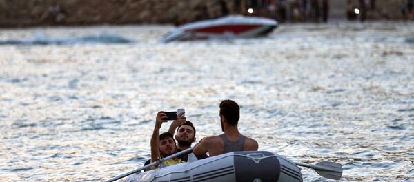 两艘船因乘客自拍而在伊拉克沼泽地带相撞 - 俄罗斯卫星通讯社