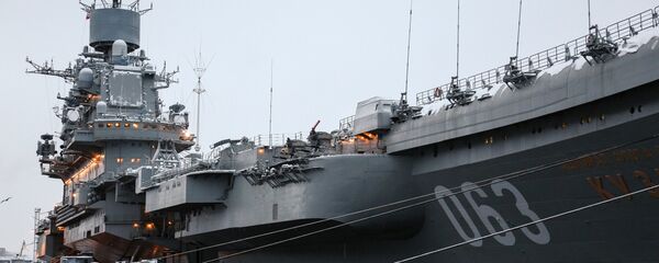 “库兹涅佐夫”号航母被塔吊砸出4米乘5米孔洞 - 俄罗斯卫星通讯社