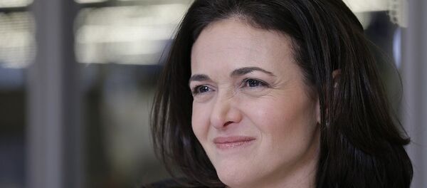 脸书首席运营官：脸书用户被迫付费以免个人资料被利用 - 俄罗斯卫星通讯社