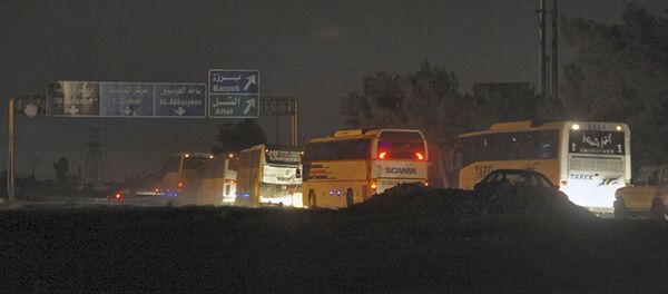 85辆运送武装分子大巴离开叙杜马镇前往贾拉布鲁斯 - 俄罗斯卫星通讯社