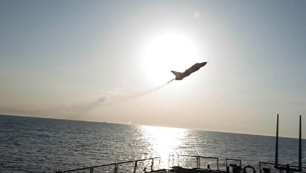 俄空天軍飛機靠近敘利亞海岸附近的美國巡洋艦 - 俄羅斯衛星通訊社