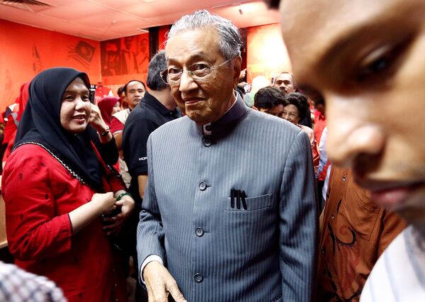 马哈蒂尔·穆罕默德 - 俄罗斯卫星通讯社