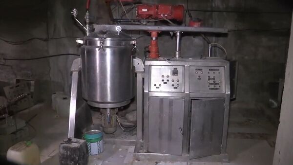 俄軍在敘利亞杜馬市發現武裝分子的化學品倉庫 - 俄羅斯衛星通訊社