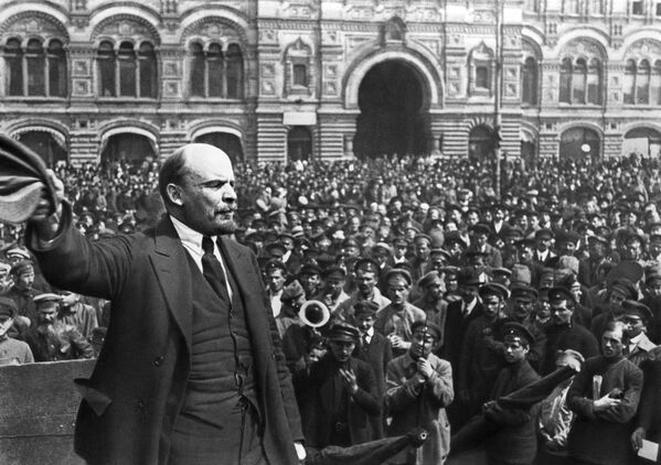 1919年5月25日，弗拉基米尔·伊里奇·列宁在莫斯科红场发表讲话。 - 俄罗斯卫星通讯社