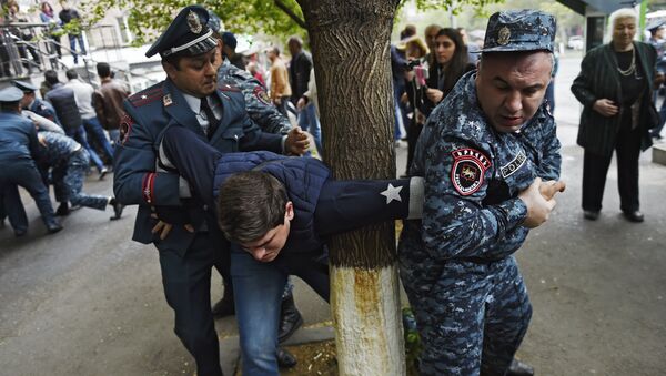 亞美尼亞警方20日在首都拘留的抗議者人數上升至166人 - 俄羅斯衛星通訊社