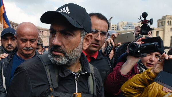 警方逮捕亚美尼亚反对派领袖并驱赶示威者 - 俄罗斯卫星通讯社
