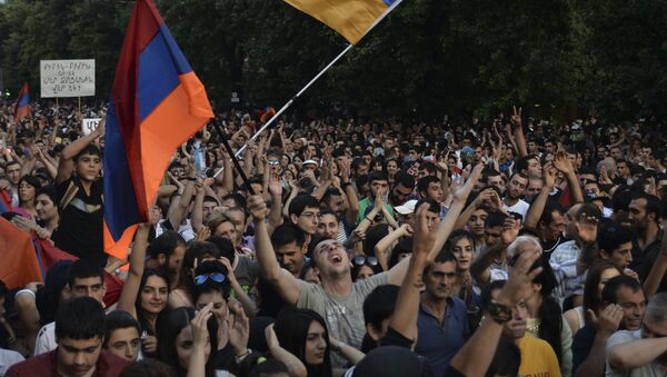 埃里溫市中心反對派集會聚集數萬人 - 俄羅斯衛星通訊社