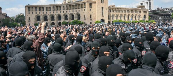 亚美尼亚反对派恢复在首都的抗议活动 亚美尼亚反对派恢复在首都的抗议活动 - 俄罗斯卫星通讯社
