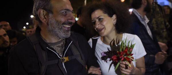 尼科尔∙帕希尼扬 - 俄罗斯卫星通讯社