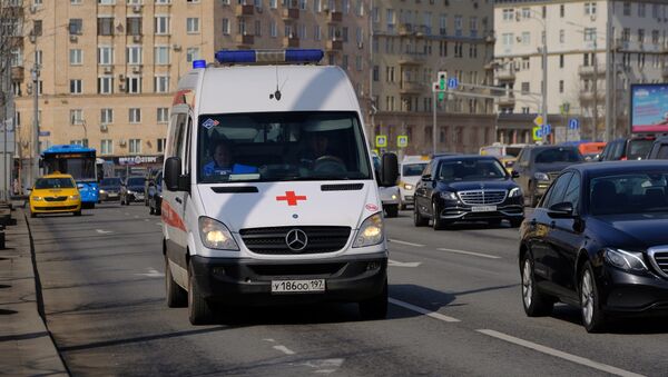 Автомобиль скорой медицинской помощи на дороге в Москве - 俄羅斯衛星通訊社