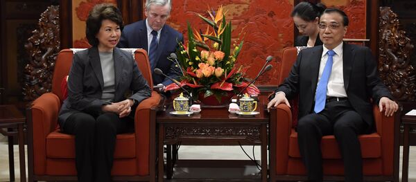 國務院總理李克強26日會見美國運輸部長趙小蘭 - 俄羅斯衛星通訊社