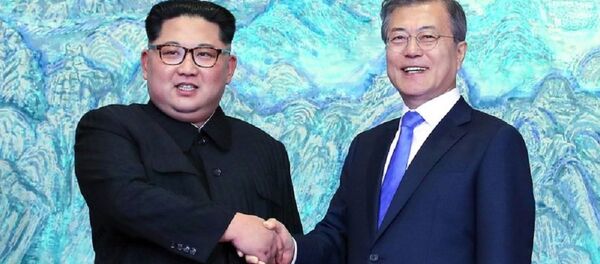 Главы КНДР и Южной Кореи на встрече - 俄罗斯卫星通讯社