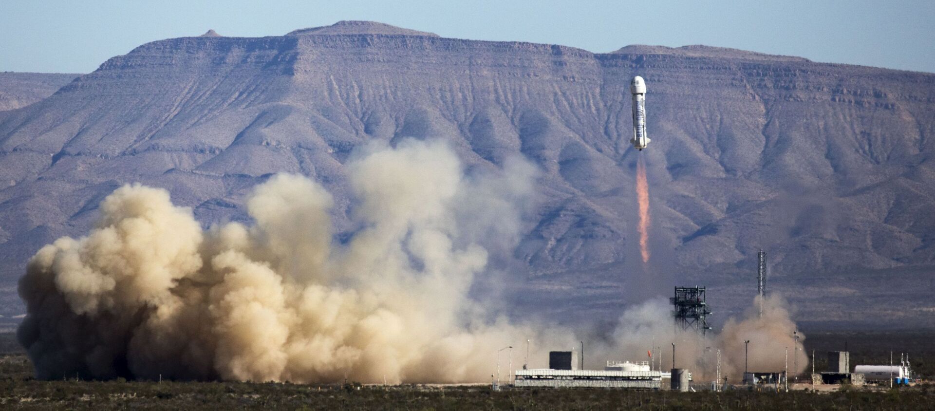 Третья по счету мягкая посадка ракеты New Shepard компанией Blue Origin в Техасе - 俄羅斯衛星通訊社, 1920, 10.12.2021