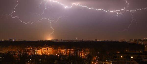 Весенняя гроза в Москве - 俄罗斯卫星通讯社