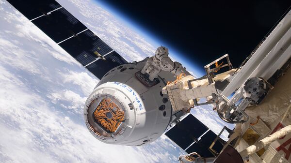 龙2宇宙飞船成功与国际空间站对接 - 俄罗斯卫星通讯社