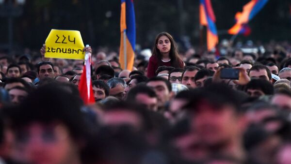 亞美尼亞反對派領袖的數千名支持者在首都市中心集會 - 俄羅斯衛星通訊社