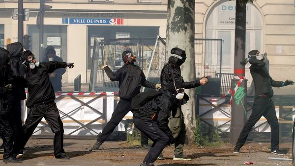 法國內政部長：警方正在搜捕巴黎騷亂的組織者 - 俄羅斯衛星通訊社