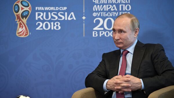 Президент РФ Владимир Путин во время беседы с президентом FIFA Джанни Инфантино в Сочи - 俄罗斯卫星通讯社