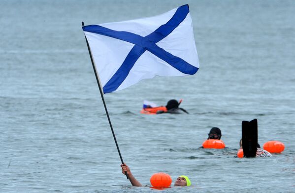 50多名俄中运动员参加在符拉迪沃斯托克举行的国际游泳比赛 - 俄罗斯卫星通讯社