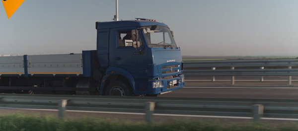 駛向克里米亞大橋的無人駕駛汽車 駛向克里米亞大橋的無人駕駛汽車 - 俄羅斯衛星通訊社