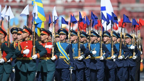 俄防長：俄軍將在2019年舉行1.8萬多次演習和訓練 - 俄羅斯衛星通訊社