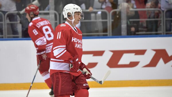 普京参加了在索契举办的夜间冰球联赛的重大比赛 - 俄罗斯卫星通讯社