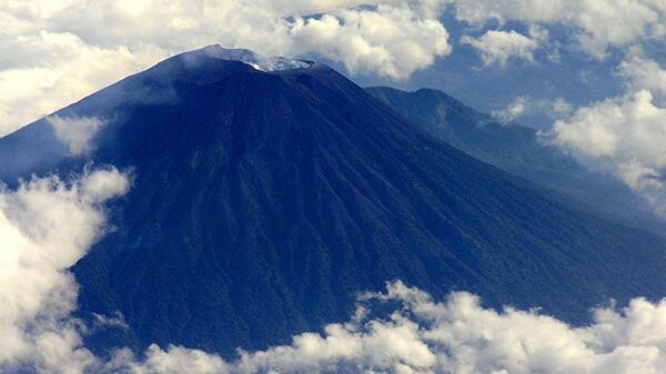 印尼政府因火山爆发宣布最高危险等级 - 俄罗斯卫星通讯社