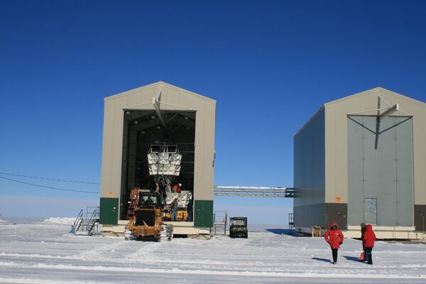 物理學家借助ANITA高頻天線研究自然現象和宇宙現象。 圖片：機庫中的ANITA天線部件。 - 俄羅斯衛星通訊社