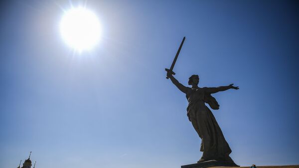 伏尔加格勒路标在纪念斯大林格勒战役胜利周年之际更换为斯大林格勒 - 俄罗斯卫星通讯社