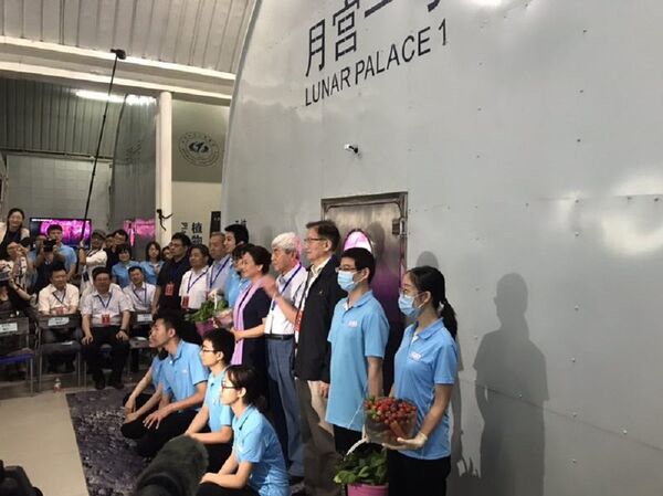 中国4位志愿者完成世界上时间最长实验 中国4位志愿者完成世界上时间最长实验 - 俄罗斯卫星通讯社