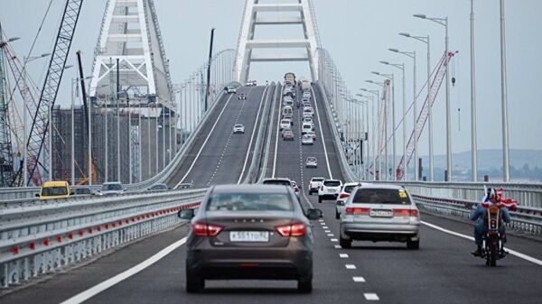 克里米亚大桥恢复通车 - 俄罗斯卫星通讯社