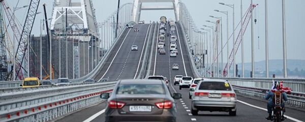 俄克里米亚大桥通车一小时逾千车辆驶过 - 俄罗斯卫星通讯社