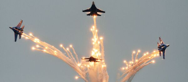 俄罗斯骑士特技飞行队的一架苏-27战斗机在 Aviadarts 2016国际军事飞行技能比赛俄罗斯段比赛中。 - 俄罗斯卫星通讯社