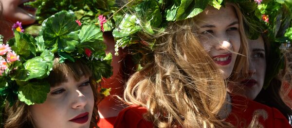 俄联邦统计局：俄罗斯女性数量多于男性 - 俄罗斯卫星通讯社